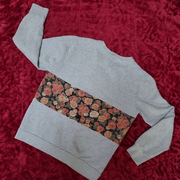 GRAY SWEATSHIRT WITH FLORAL STRIPE - Picture 2 of 8